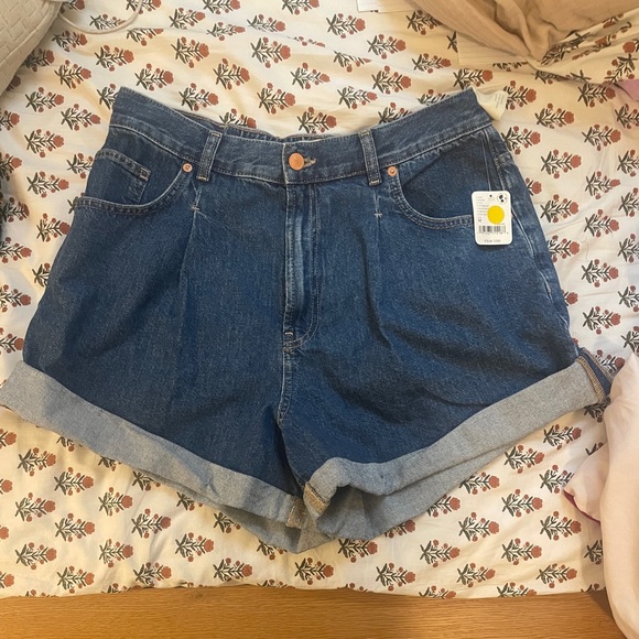 We the free Danni shorts in stargaze SIze Medium - Picture 2 of 3